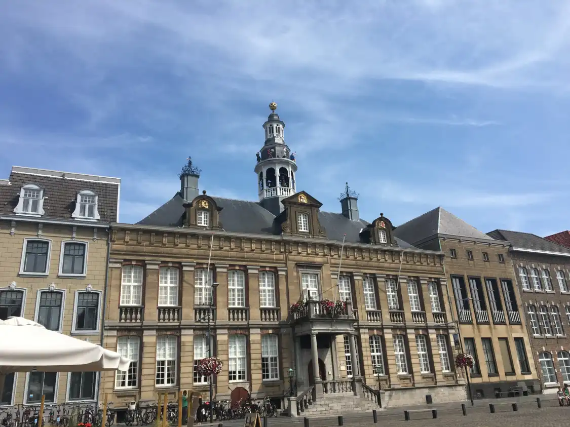 Hotels near Huis de Steenen Trappen