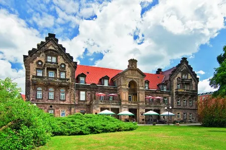 Hotel Schloss Nebra Отели в г. Лауха