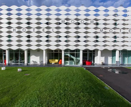 MO.OM Hotel Отели рядом с достопримечательностью «Stazione Busto Arsizio»