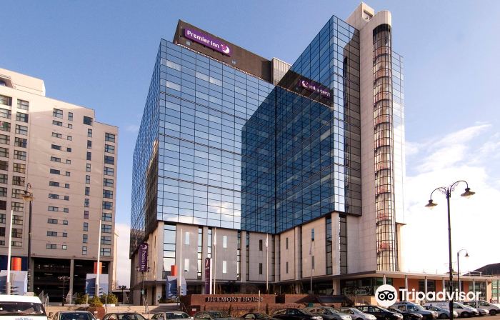 Premier Inn Cardiff City Centre (Queen Street)