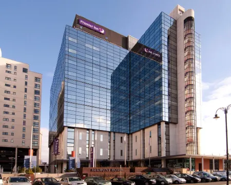 プレミア イン カーディフ シティ センター クイーン ストリート カーディフのホテル