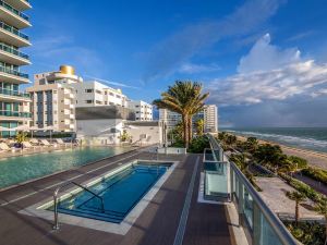 Churchill Suites Monte Carlo Miami Beach