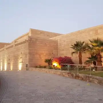 Hotels near Unfinished Obelisk