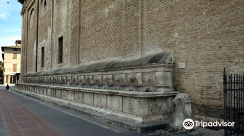 Fontana delle Tredici Cannelle