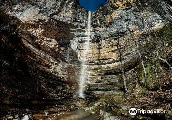 Hemmed-In Hollow Falls