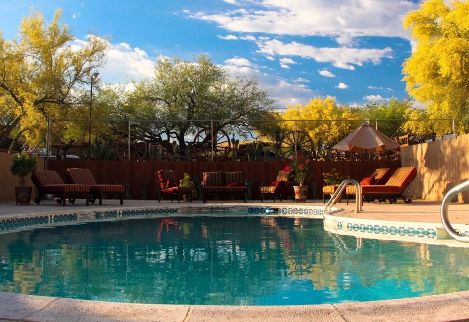 Cave Creek Tumbleweed Hotel - Housity