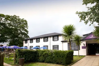 Premier Inn Cobham Hotels in Oxshott