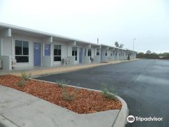 Dooleys Tavern and Motel Capella