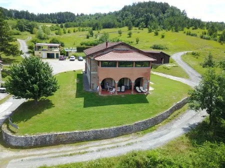 Gli Orzali Отели в г. Сан-Бенедетто-Валь-ди-Самбро