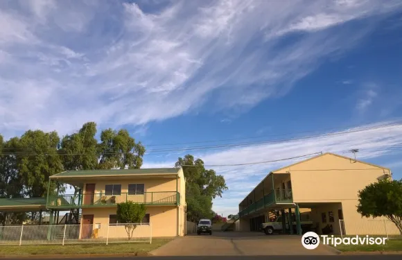 克朗克里萊卡特汽車旅館