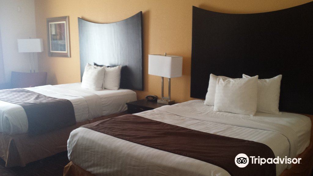 Paradise Inn & Suites