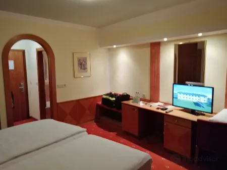 Hotel Weinberg Отели в г. Thomasroith