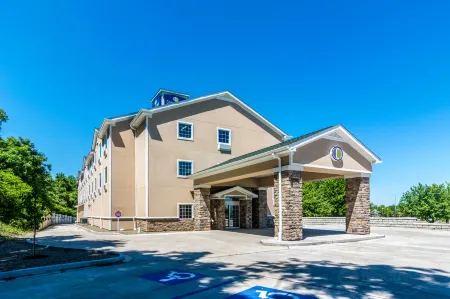 Cobblestone Hotel & Suites - Erie