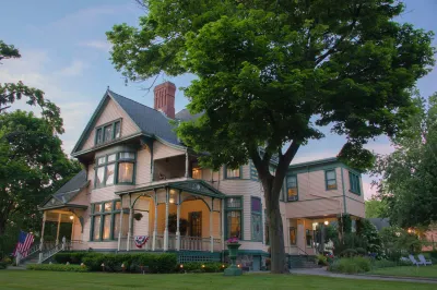 The Oliver Inn Hotels near Citi Trends