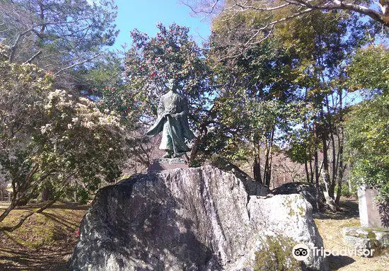 Suminokura Ryoi's Bronze Statue