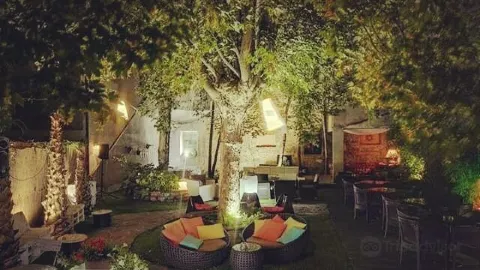 Onix Lounge in ชากา