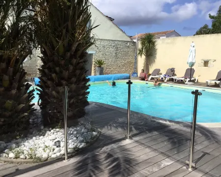 Hôtel le Square Hotels in Saint-Pierre-d'Oleron