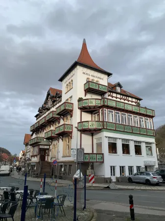 Hotel Kronprinz Отели в г. Альмштедт