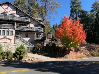 The North Shore Inn Hôtels à : Crestline