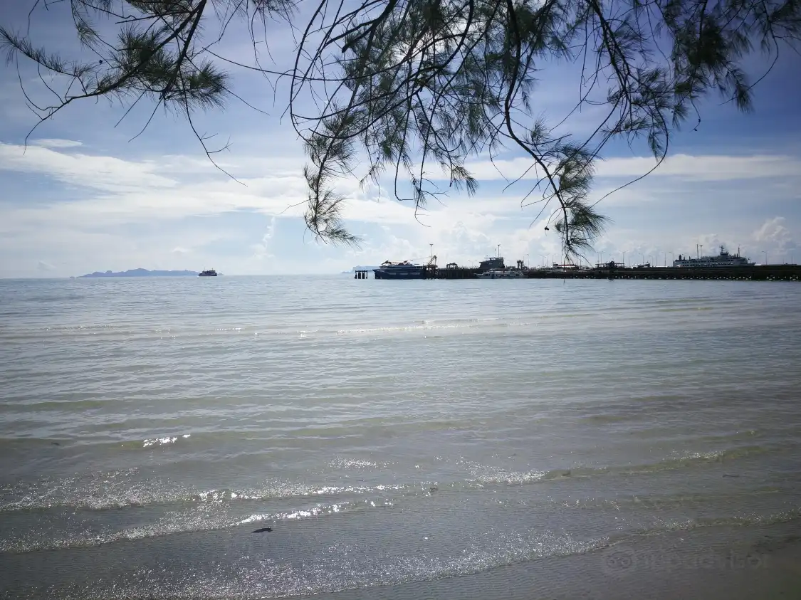 Hotels near Maenam Pier (Lomprayah ferry pier)