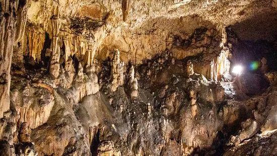 Biserujka Cave