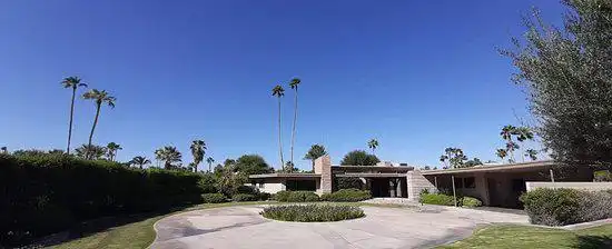 Hotels near Frank Sinatra Tomb