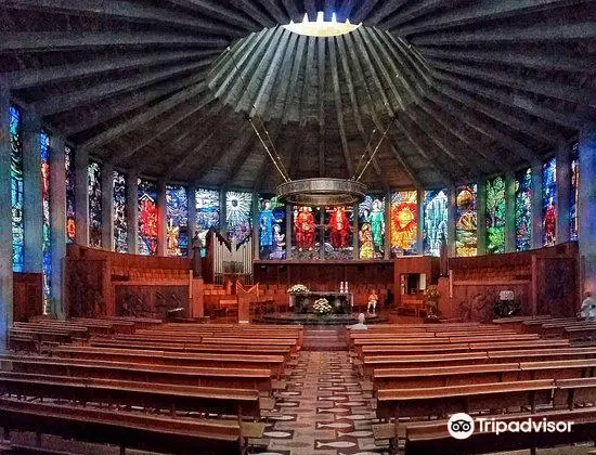 Iglesia La Porciuncula (la Iglesia de Cristal)