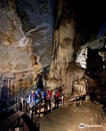 Phu Pha Phet Cave