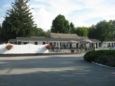 Knotty Pine Motel Hotels in 