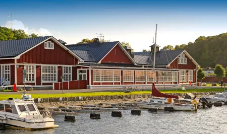 Thon Partner Hotel Dockyard Отели в г. Styrso