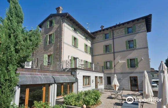 勒昂多洛卡斯特爾阿誇託酒店