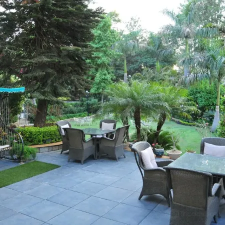 Hotel Hillock