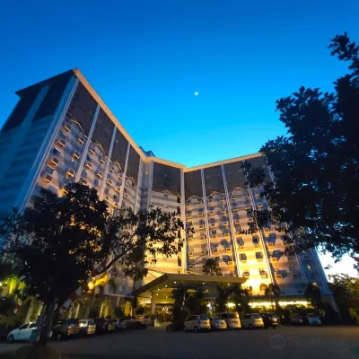 Lorin Syariah Solo Hotel Các khách sạn gần Sân vận động Manahan Stadium
