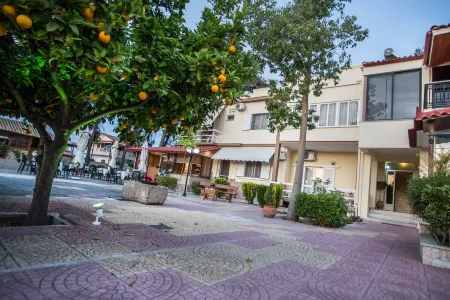 Vasilios Marinos Rooms Отели в г. Коринф