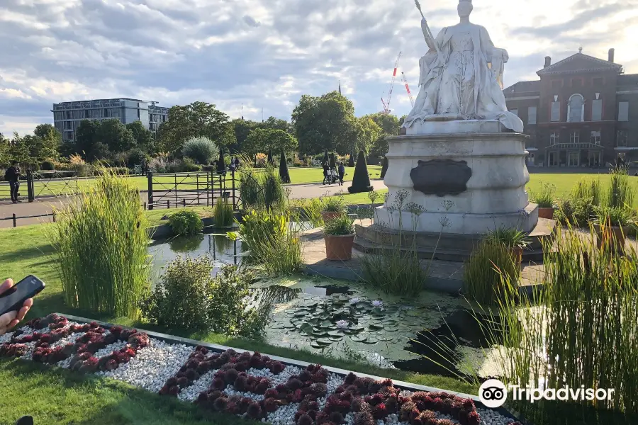 Queen Victoria's Statue