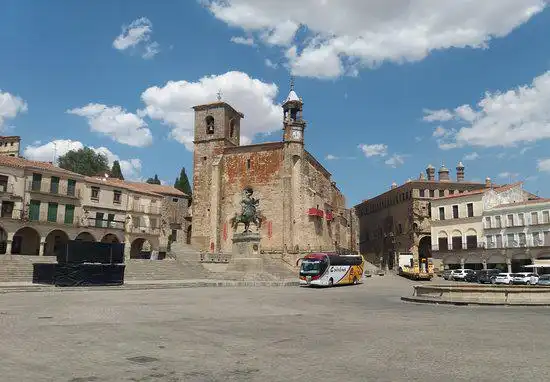 Hotels near Pizarro House Museum