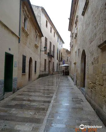 Fundacio Biblioteca d'Alcudia Can Torro