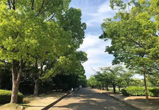 Hotels near Karoyashikiato Park