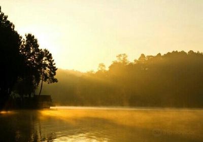 Pang Oung Roum Thai Lake