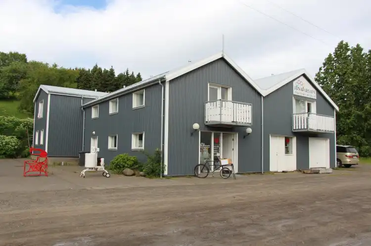 Hotels near Industry Museum