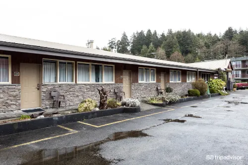 West Coast Motel on the Harbour Hotels in Ucluelet