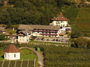 Weingut & Genusshotel Spitalerhof Superior