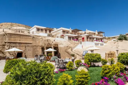 Petra Guest House Hotel Отели рядом с достопримечательностью «Храм Душареса»