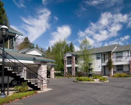 Grass Valley Courtyard Suites Hotels in Grass Valley