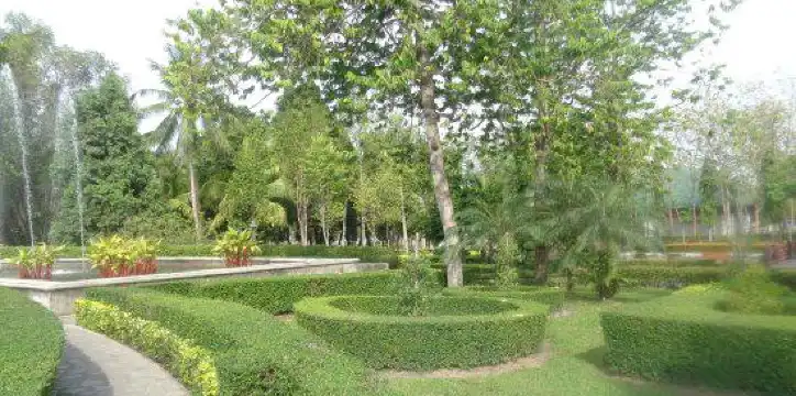 โรงแรมในตำบล มาบข่า