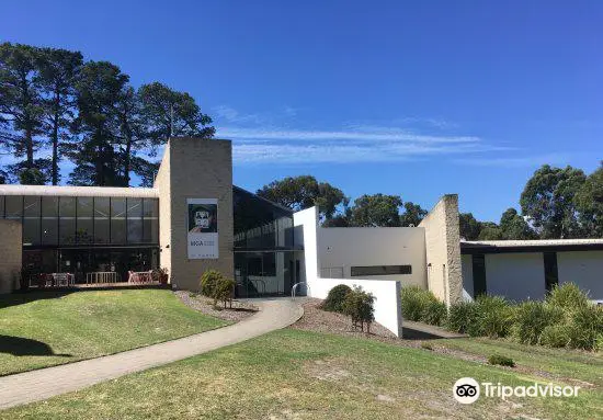 Wheelers Hill Library