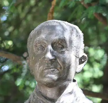 Hotels near Hommage a Pierre Mendes-France