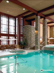 Five Lakes Spa Aveda at DoubleTree