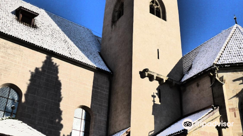 Alte Grieser Pfarrkirche mit dem Altar von Michael Pacher