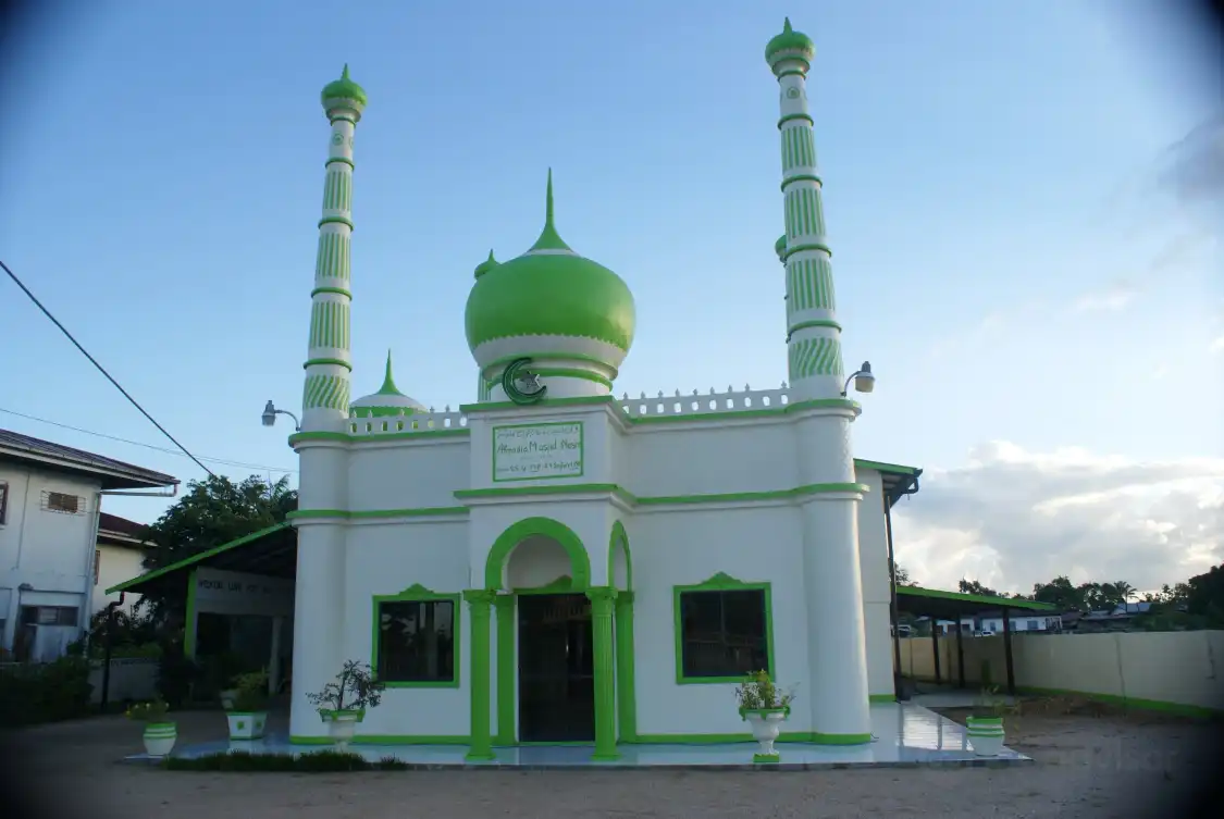 Hotel dekat Ahmadiyya Muslim Nasir Mosque